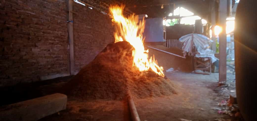 Tempat Produksi Sekam Bakar dan Mesin